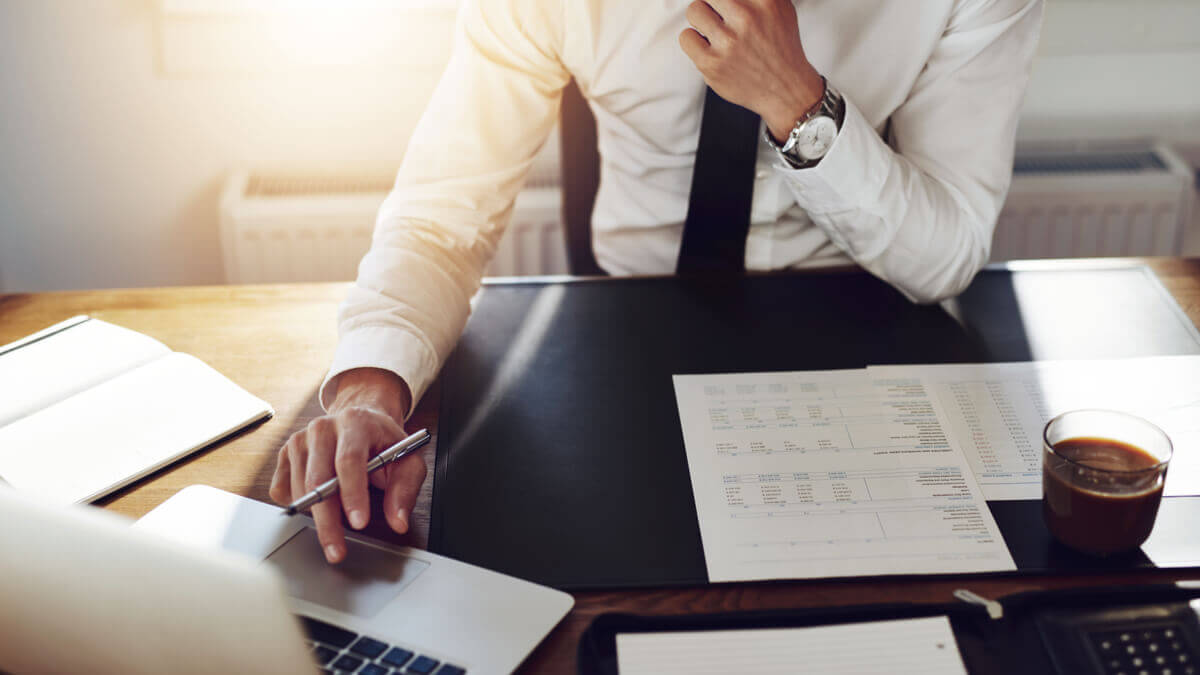 Why your invoices get paid late and how Zoho Books can fix it